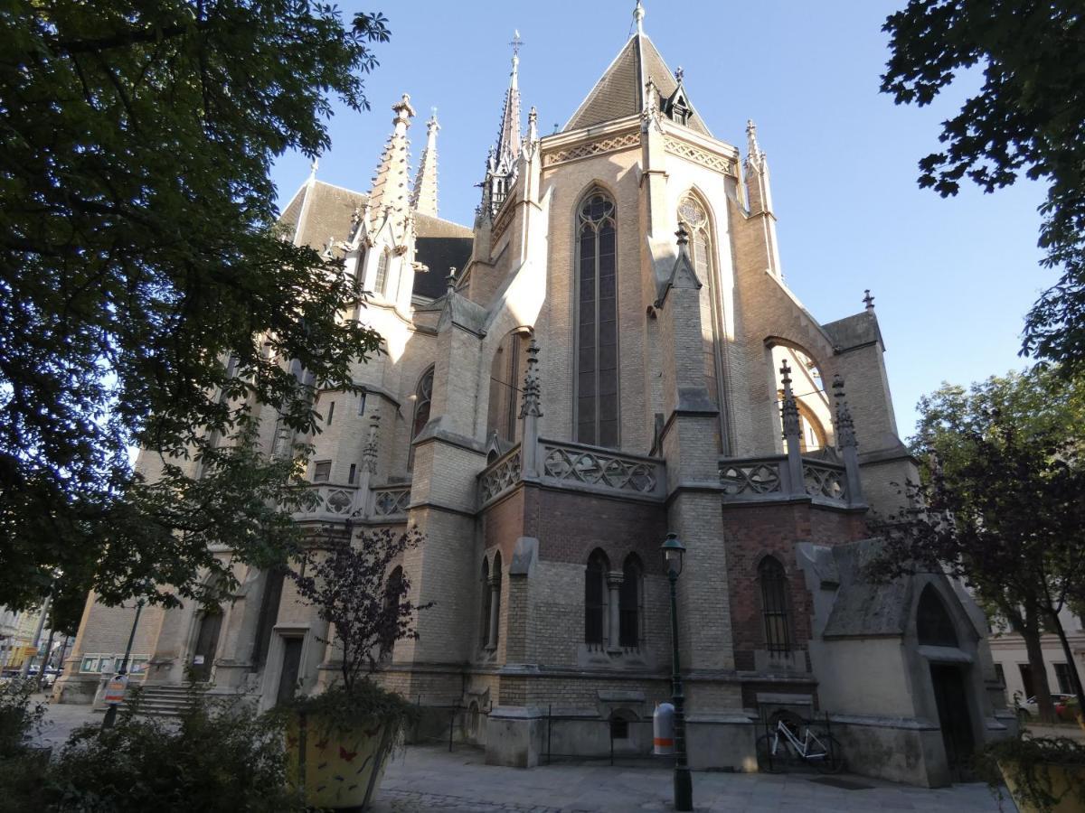 Msq Diana Vienna - 10 Min From City Center - Free Coffee And Tea - High Speed Internet Luaran gambar