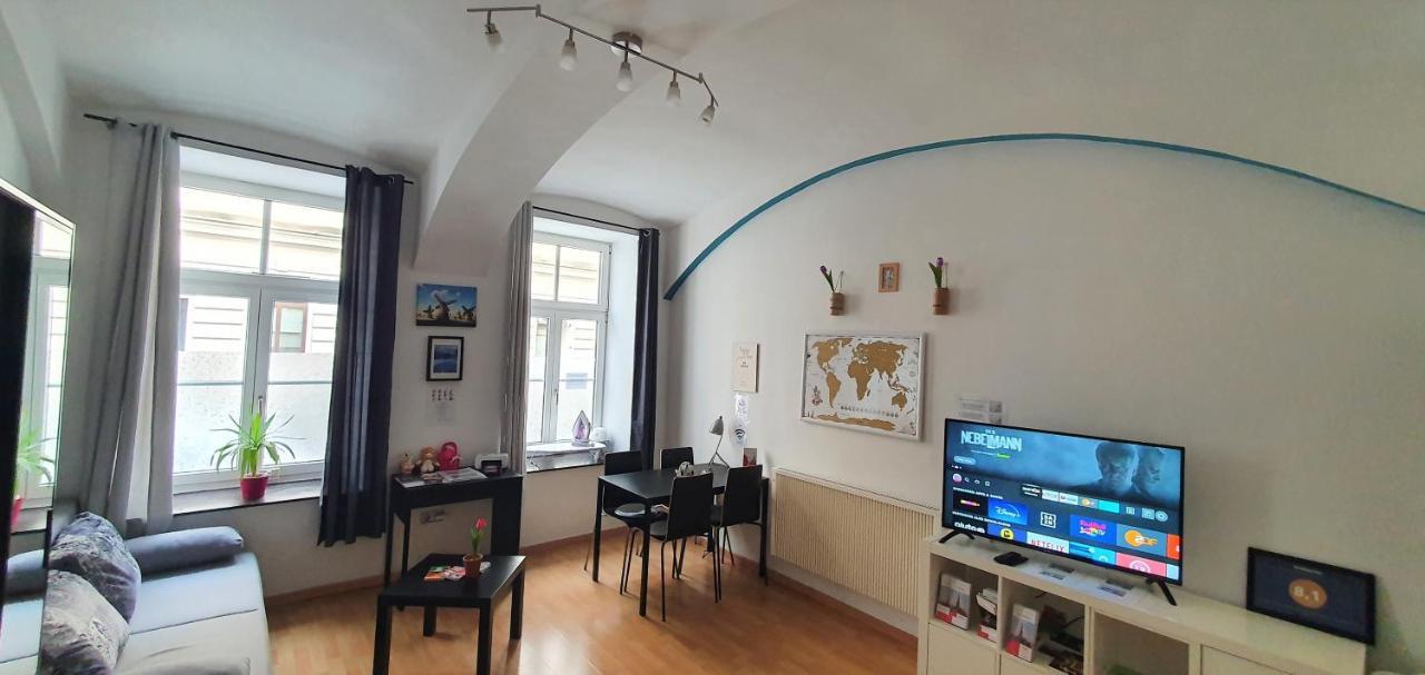 Msq Diana Vienna - 10 Min From City Center - Free Coffee And Tea - High Speed Internet Luaran gambar