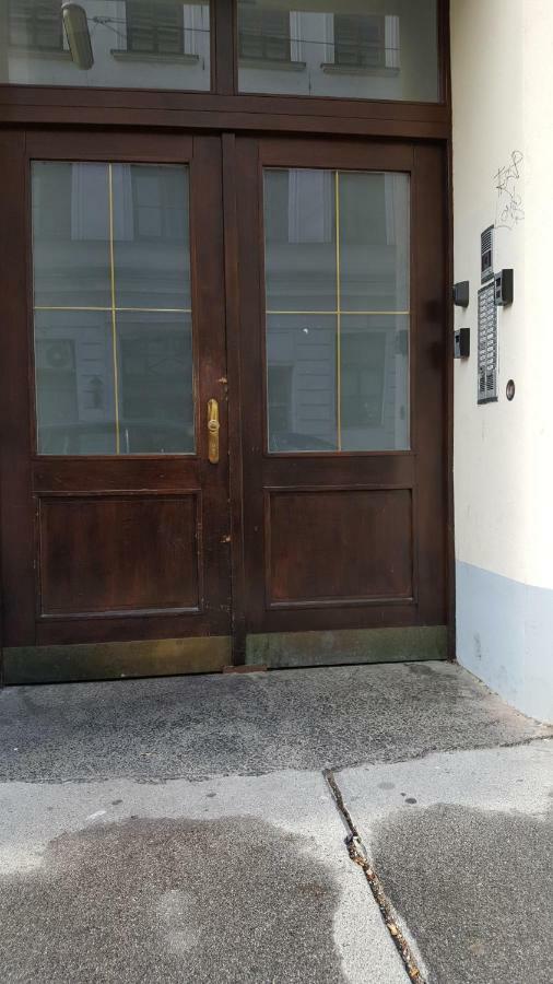 Msq Diana Vienna - 10 Min From City Center - Free Coffee And Tea - High Speed Internet Luaran gambar